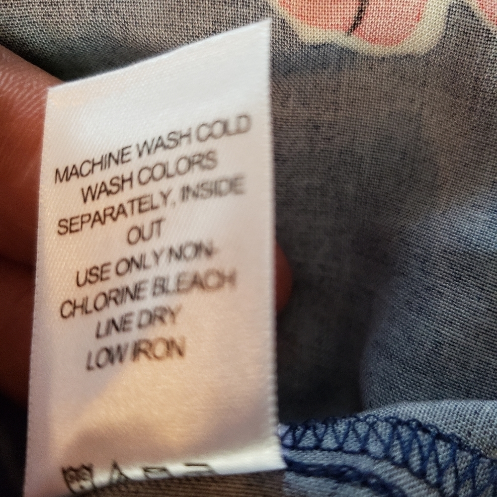 🆕️Ladies Tunic​ - Picture 7 of 8
